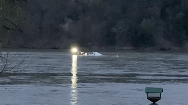 First responders on scene of Platte River plane crash near Fremont